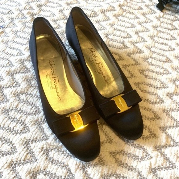 SALVATORE FERRAGAMO SHOES - Picture 1 of 7
